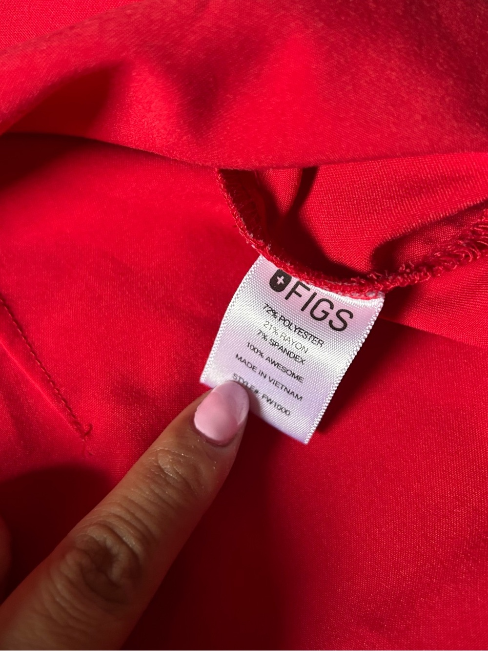 Figs V-Neck - Picture 4 of 5